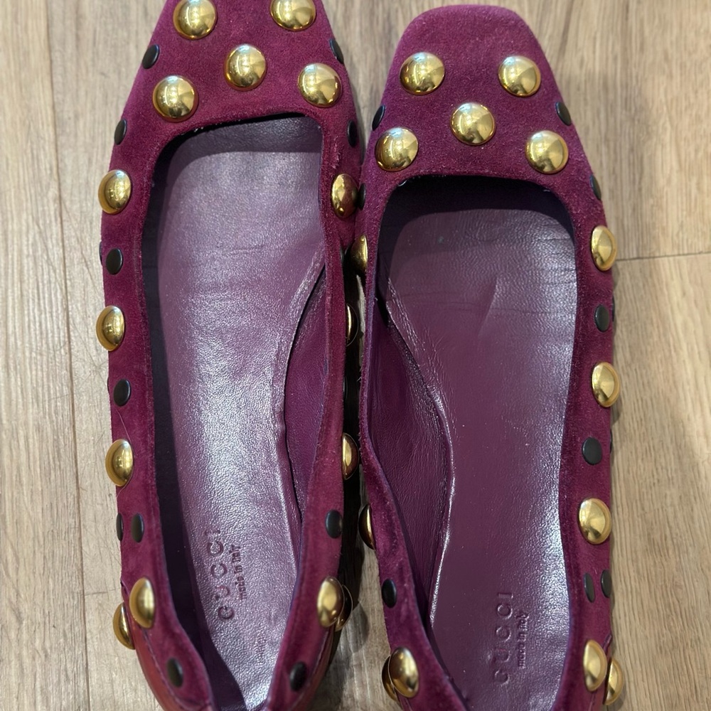 Gucci flat shoes “ballerina” with golden  studs Burgundy colour.